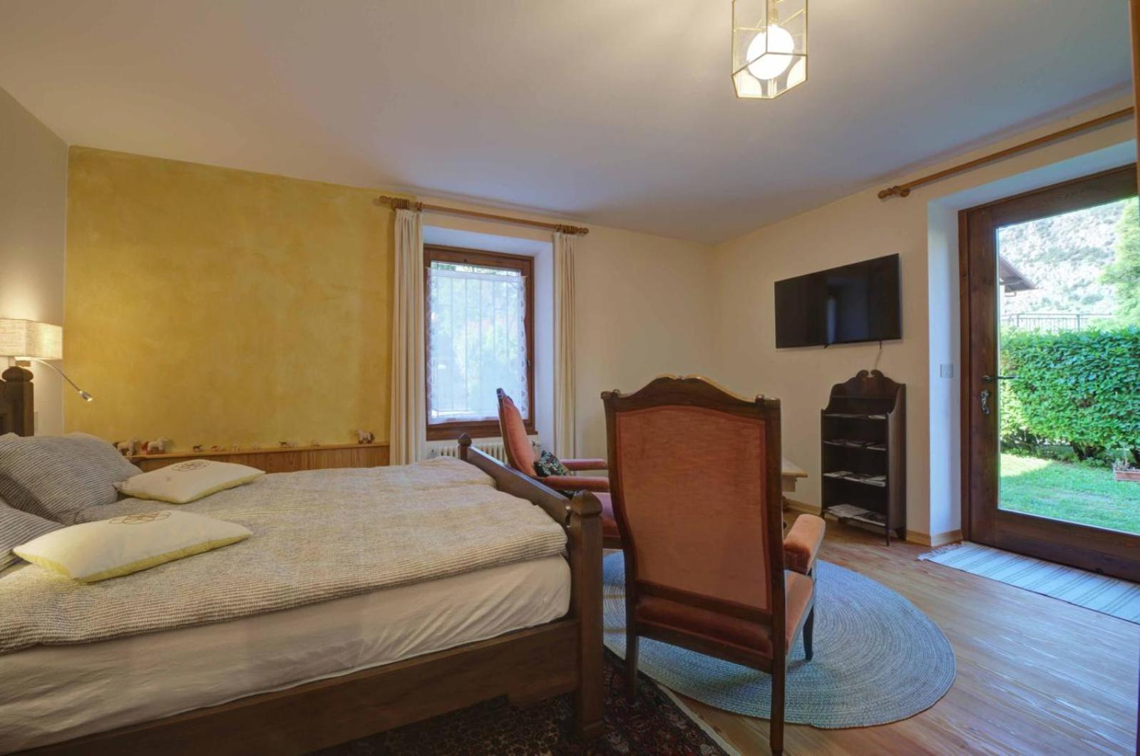 Il Pellegrino Bed & Breakfast Issogne ภายนอก รูปภาพ