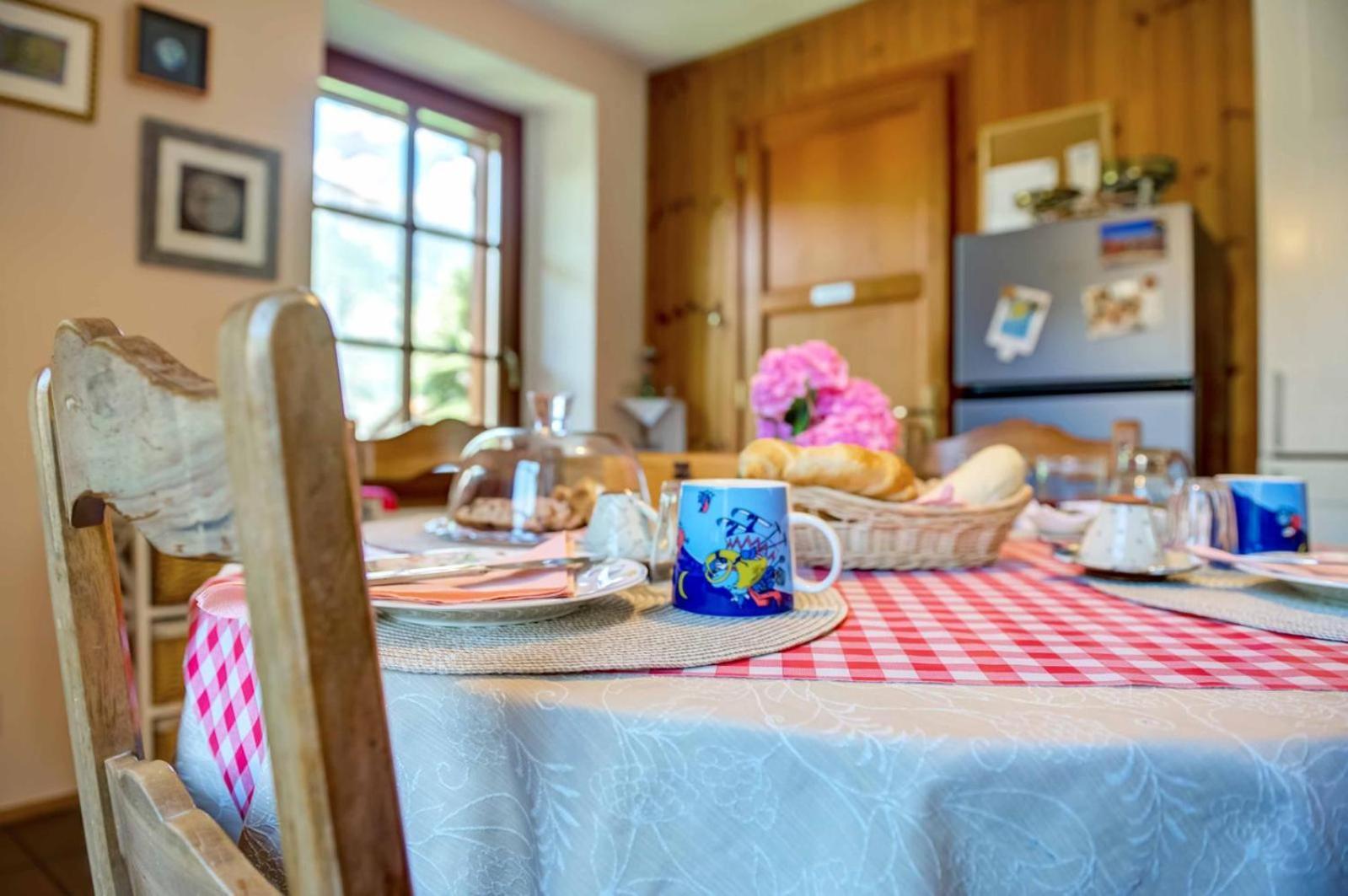 Il Pellegrino Bed & Breakfast Issogne ภายนอก รูปภาพ