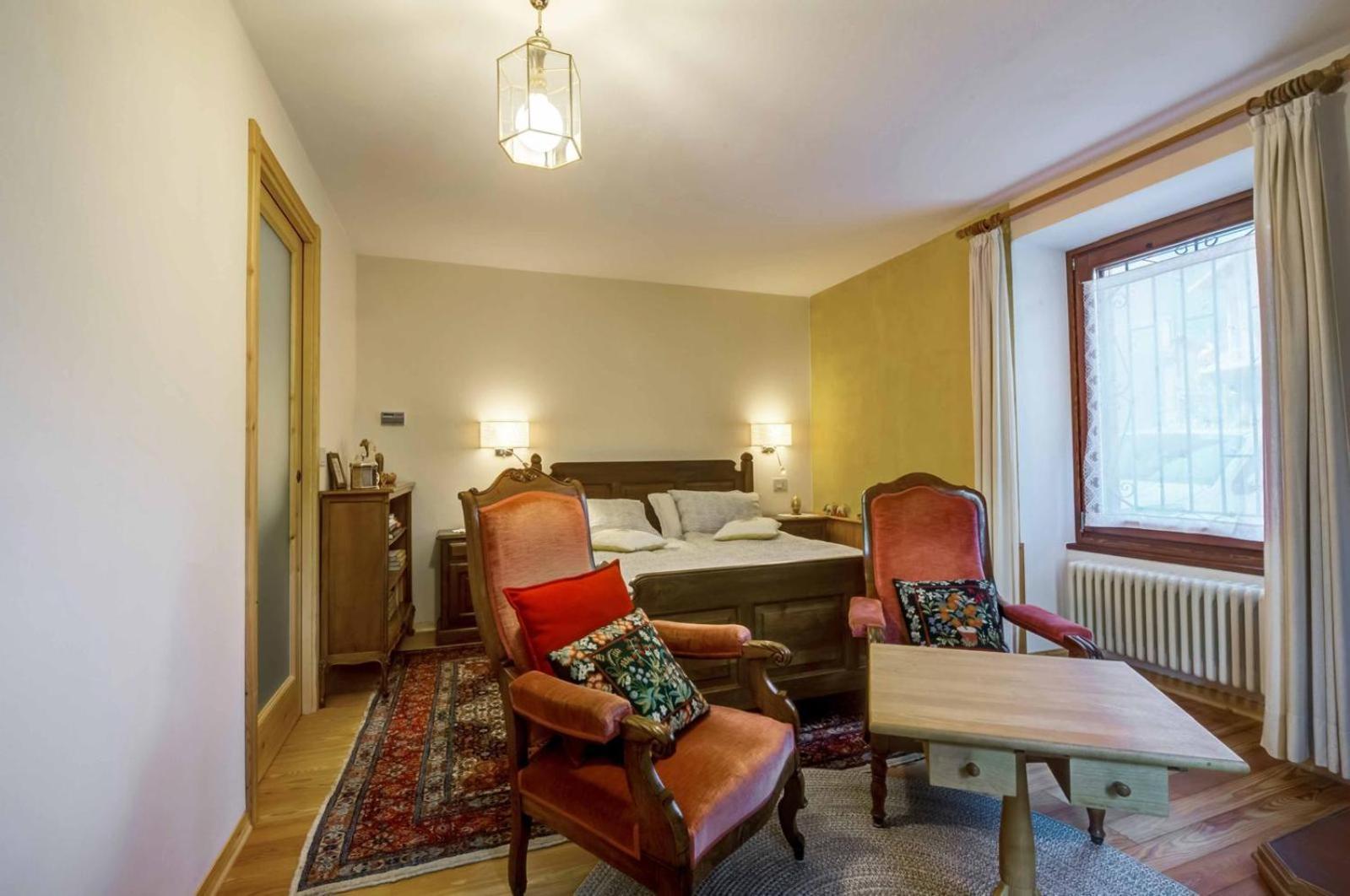 Il Pellegrino Bed & Breakfast Issogne ภายนอก รูปภาพ