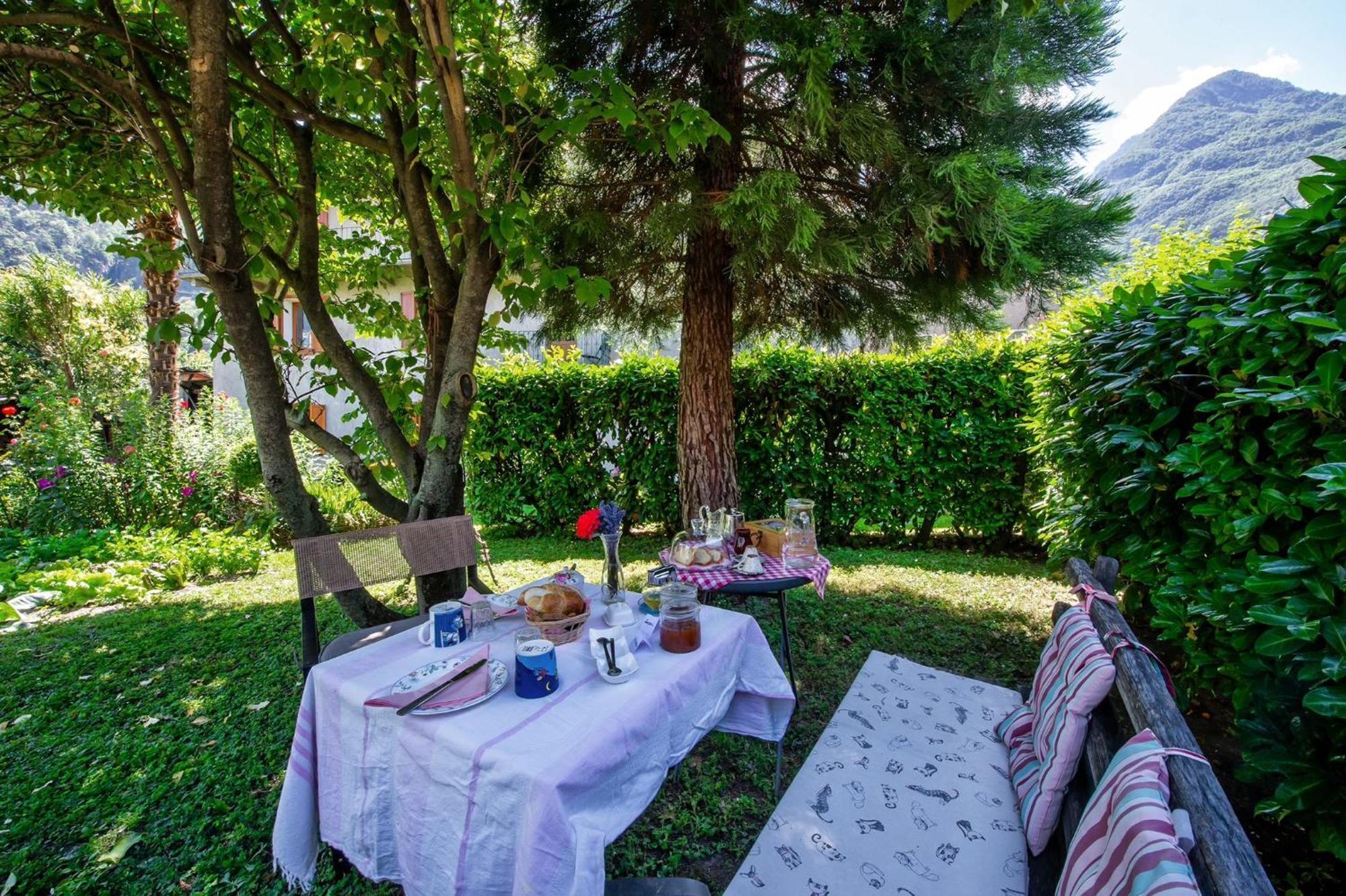 Il Pellegrino Bed & Breakfast Issogne ภายนอก รูปภาพ